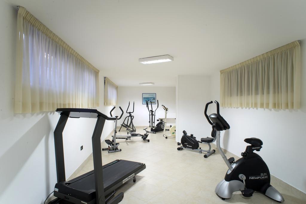 Hotel Clipper Джулианова Экстерьер фото