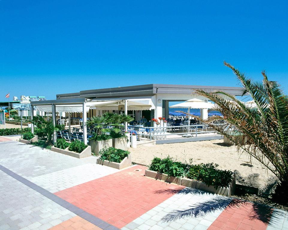 Hotel Clipper Джулианова Экстерьер фото