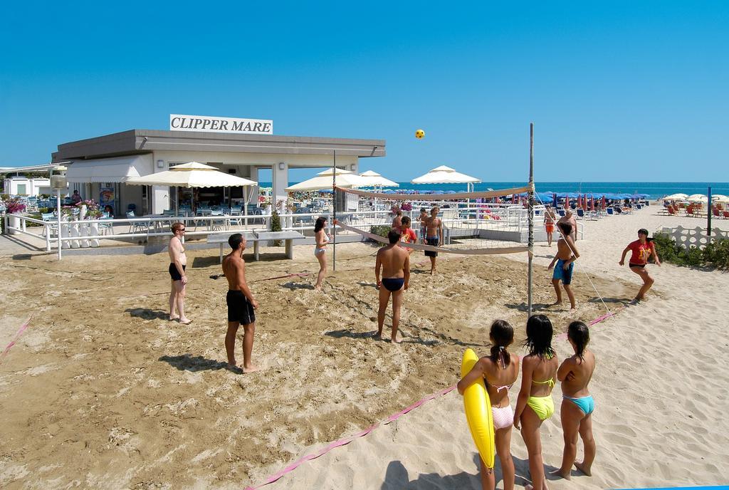 Hotel Clipper Джулианова Экстерьер фото