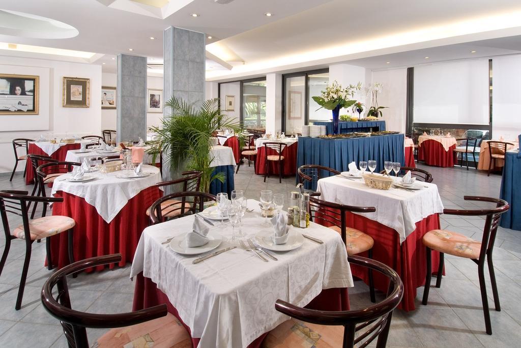 Hotel Clipper Джулианова Экстерьер фото