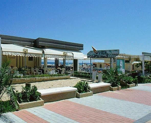 Hotel Clipper Джулианова Экстерьер фото